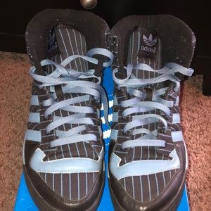 Metro attitude Adidas